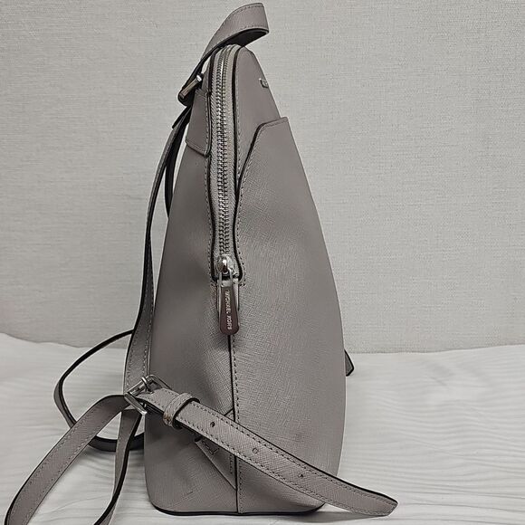 MICHAEL KORS EMMY SAFFIANO BACKPACK BFPM-06-102 - Picture 4 of 8